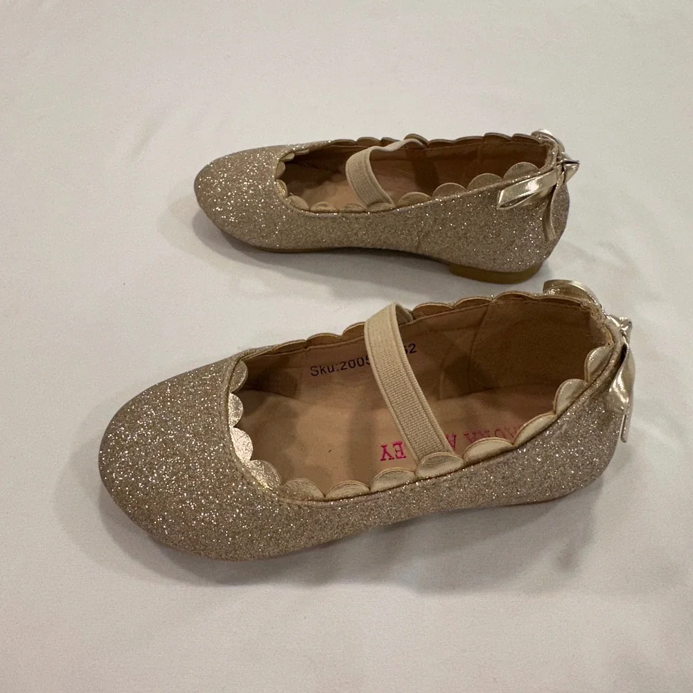 Laura Ashley Glitter Scalloped Ballet Flats Kids Size 6 Gold Bow | Princesscore